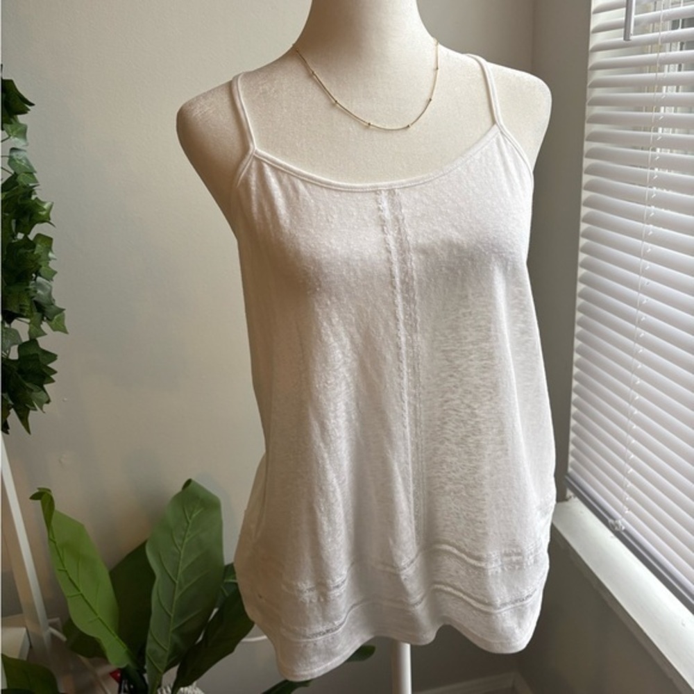Victoria's Secret White Camisole Top. SIZE M